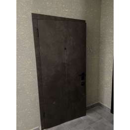 НАШІ РОБОТИ Вхідні двері металеві в квартиру з МДФ накладками